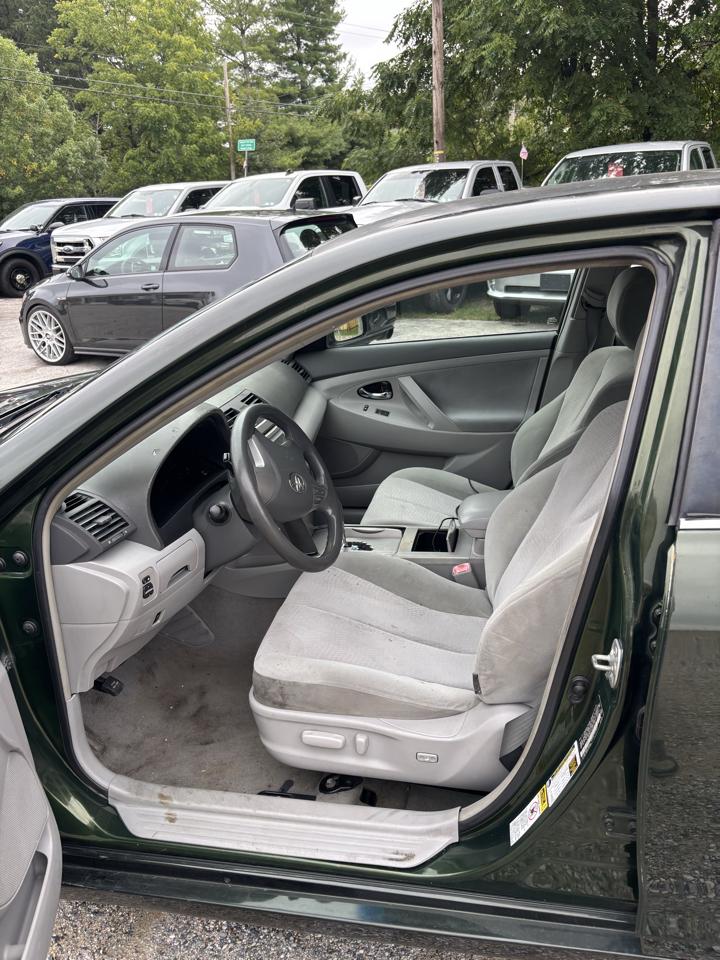 Toyota Camry SE 6-Spd MT 2010
