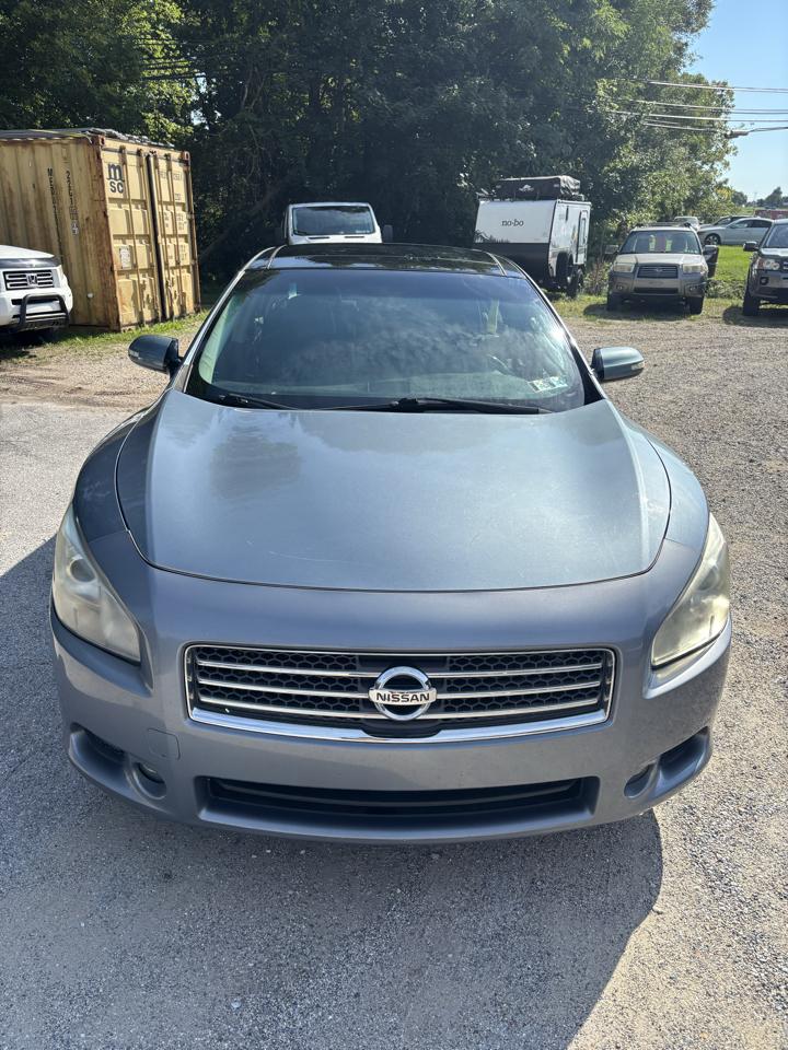 Nissan Maxima SV 2011