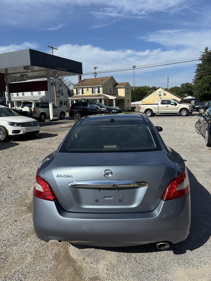 Nissan Maxima SV 2011