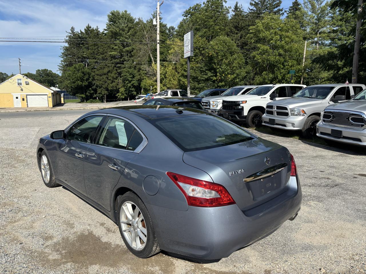 Nissan Maxima SV 2011