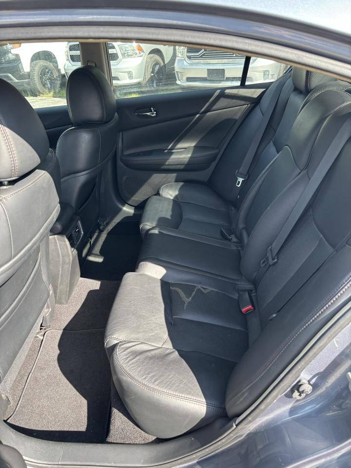Nissan Maxima SV 2011