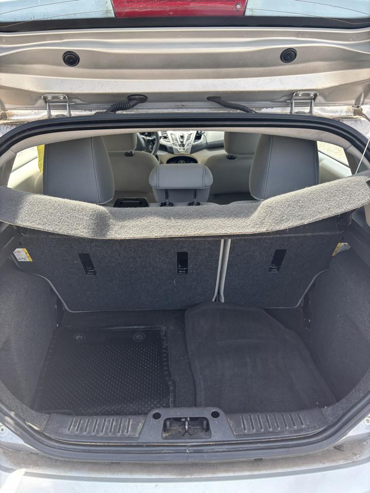 Ford Fiesta SE Hatchback 2011