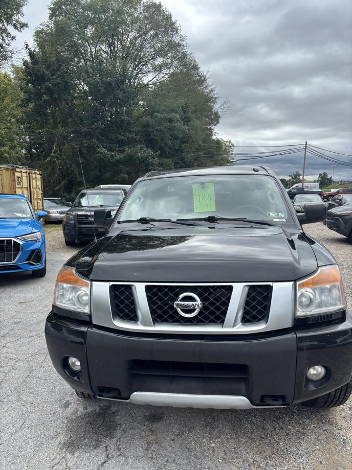 Nissan Titan S Crew Cab 4WD 2013