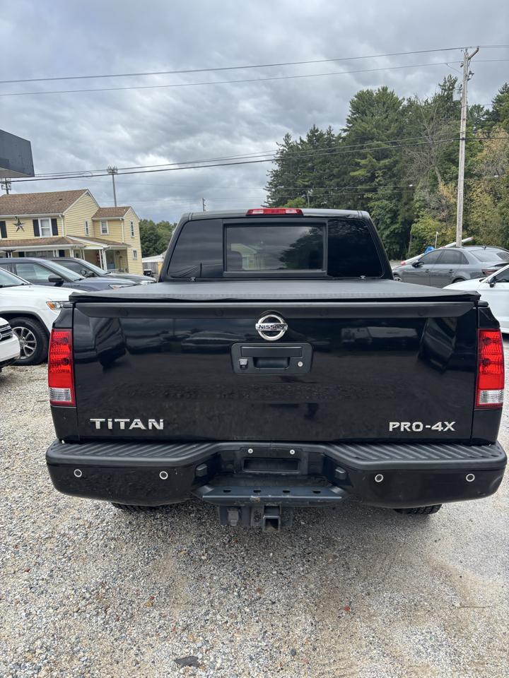 Nissan Titan S Crew Cab 4WD 2013