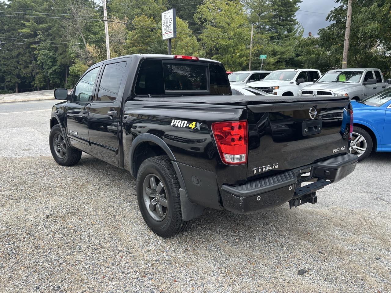 Nissan Titan S Crew Cab 4WD 2013