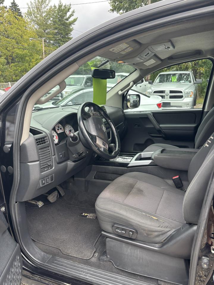 Nissan Titan S Crew Cab 4WD 2013