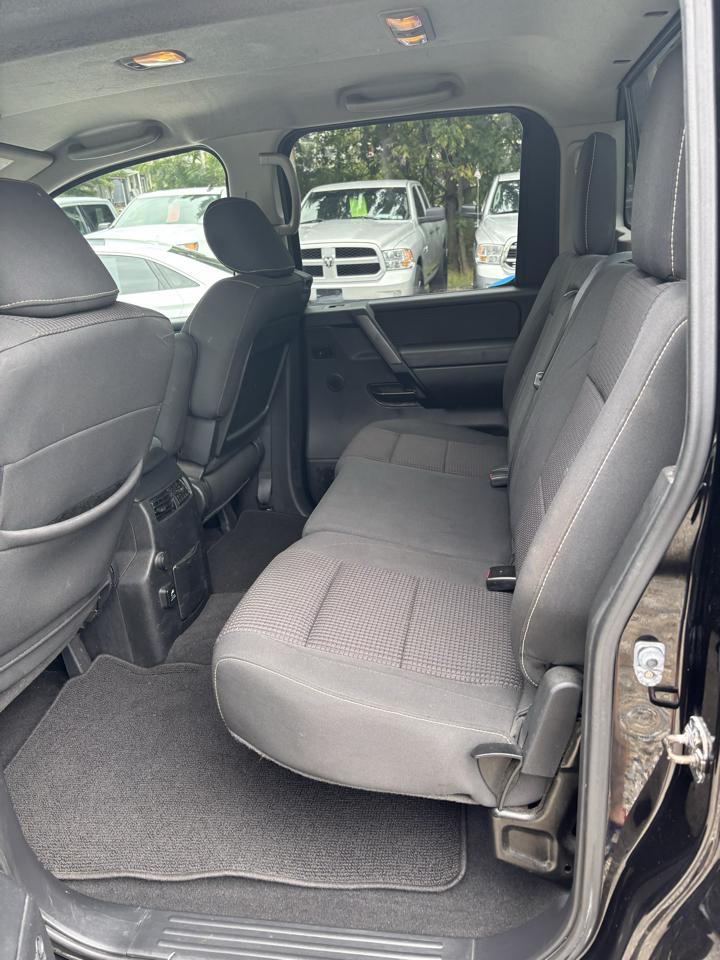 Nissan Titan S Crew Cab 4WD 2013