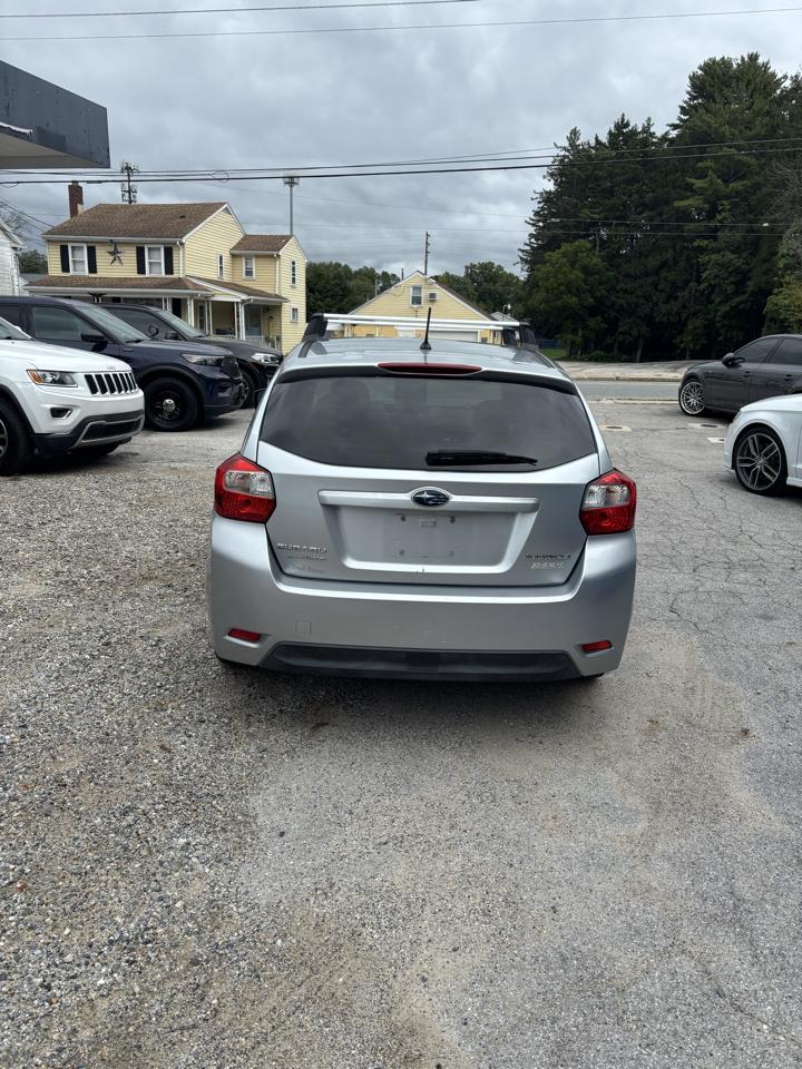 Subaru Impreza Premium 5-Door 2012