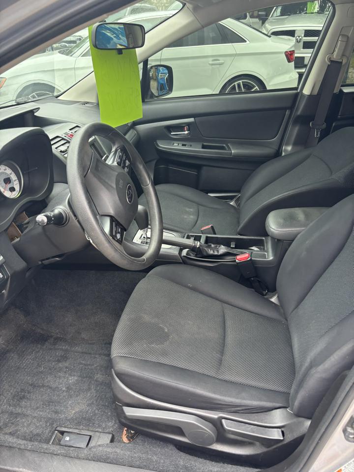 Subaru Impreza Premium 5-Door 2012