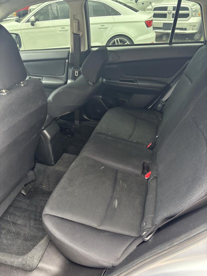 Subaru Impreza Premium 5-Door 2012