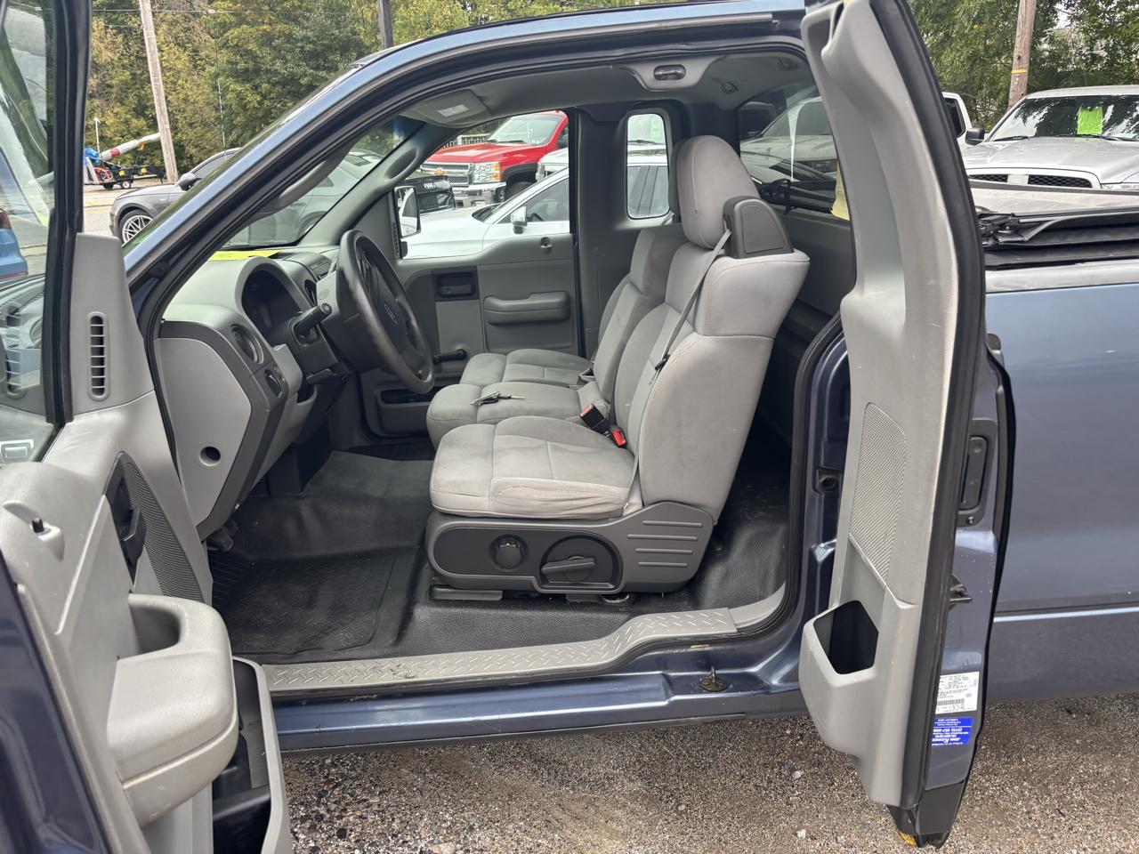 Ford F-150 XLT Long Bed 2WD 2004