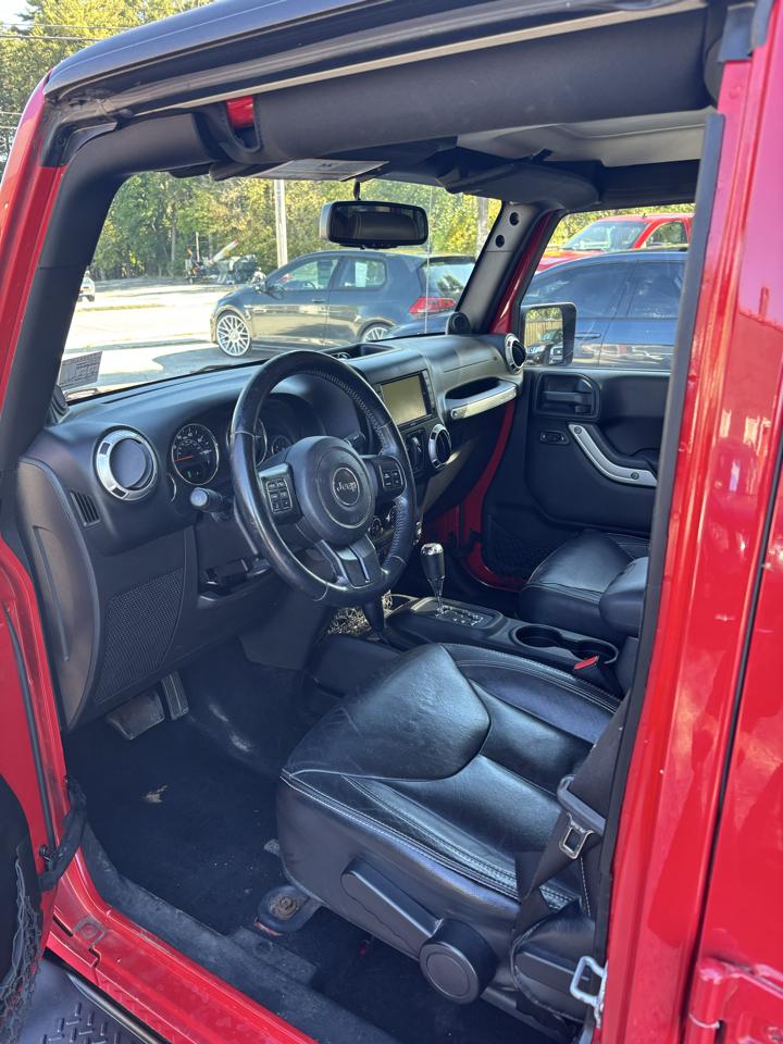 Jeep Wrangler Unlimited Sahara 4WD 2013