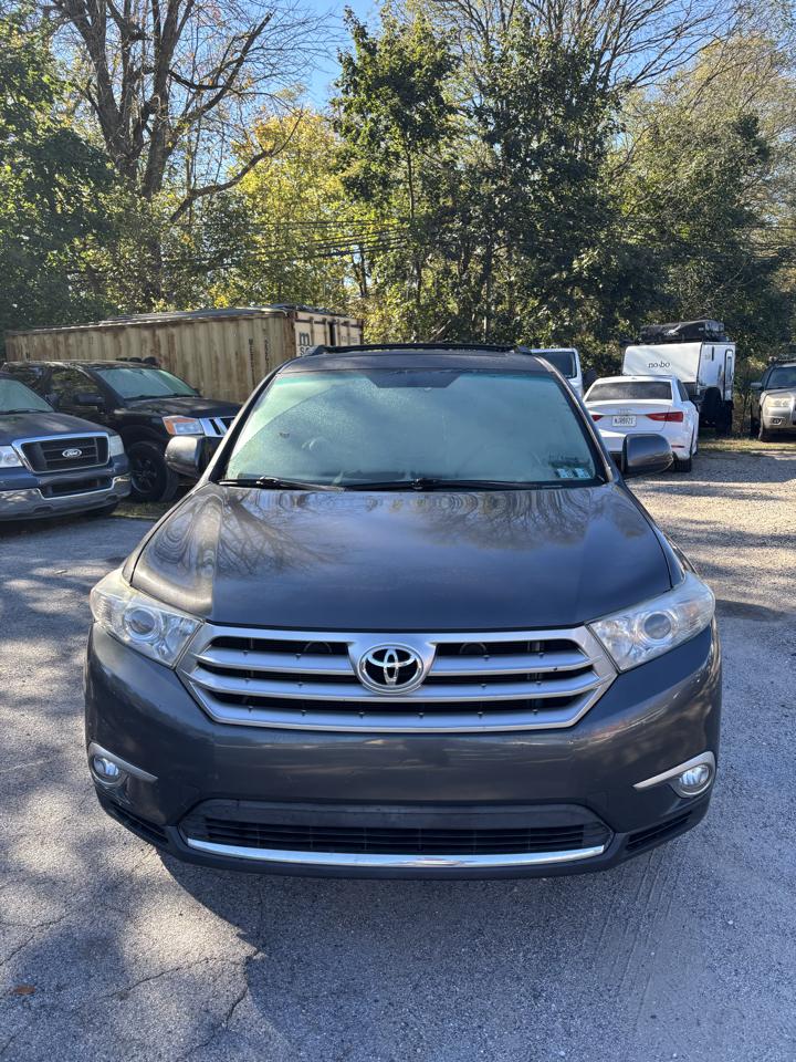 Toyota Highlander Base 4WD 2012