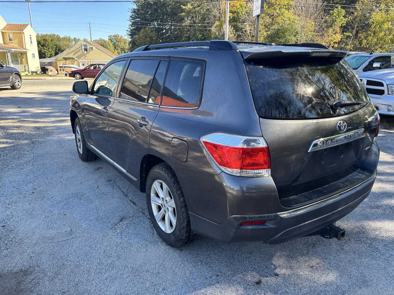 Toyota Highlander Base 4WD 2012