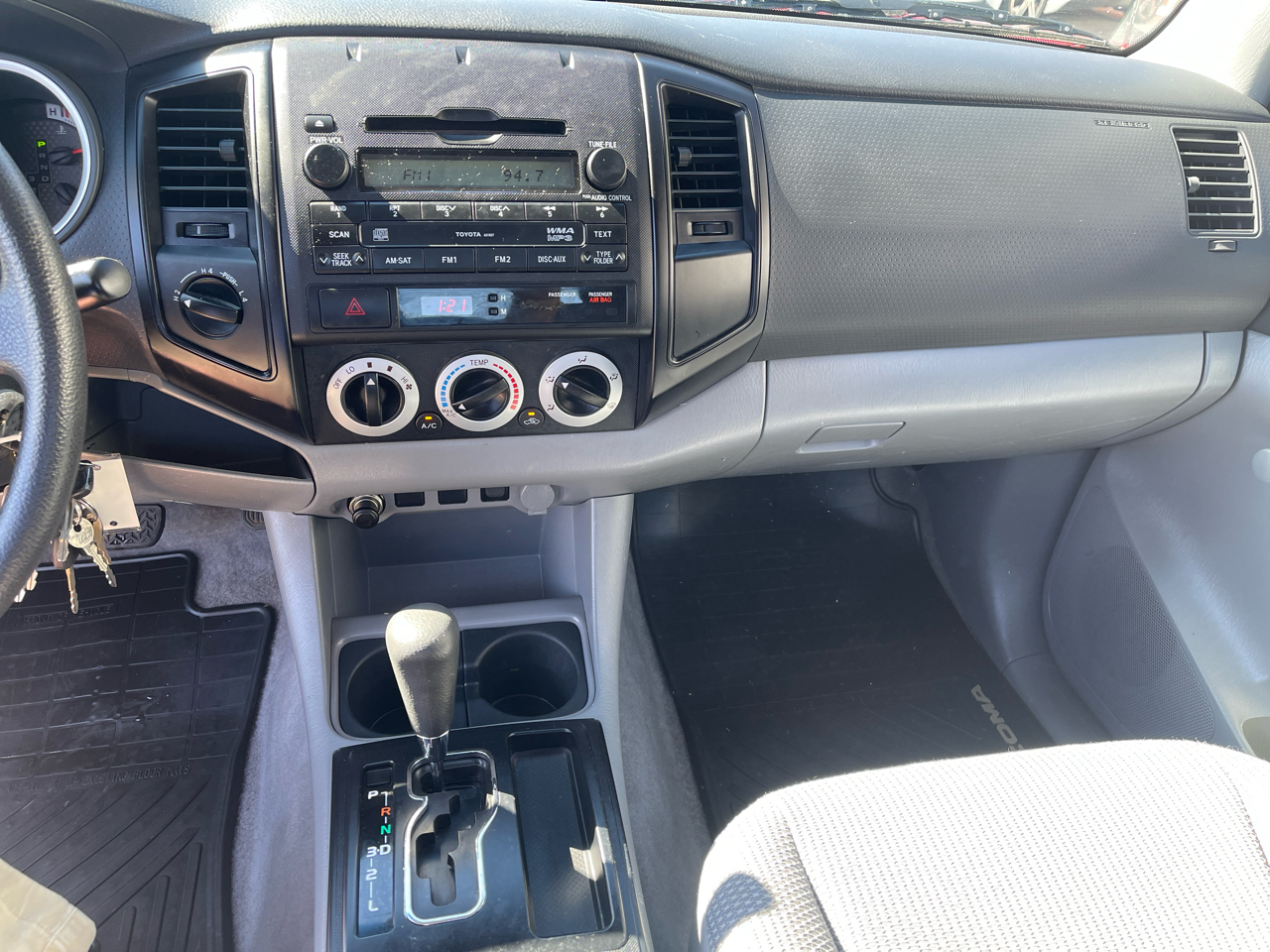 Toyota Tacoma Regular Cab 4WD 2011 Toyota Tacoma Regular Cab 4WD 2011