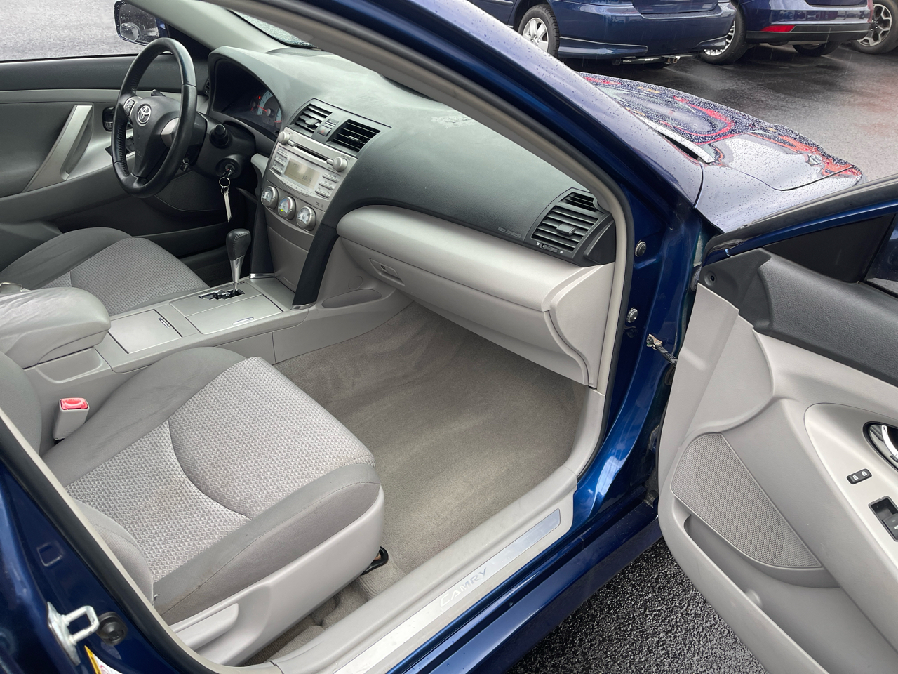 Toyota Camry 4dr Sdn SE Auto V6 2010