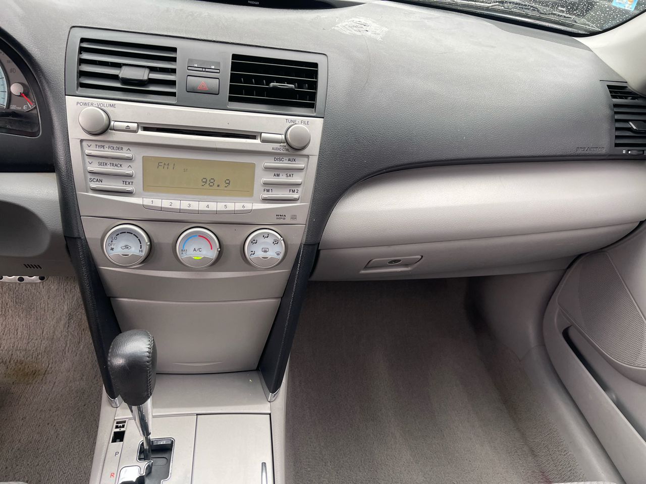 Toyota Camry 4dr Sdn SE Auto V6 2010