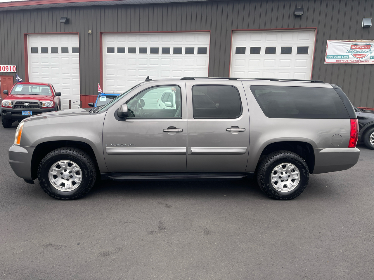 GMC Yukon XL SLE 1/2 Ton 4WD 2007