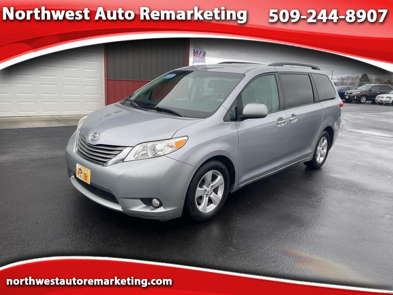 Toyota Sienna Limited AWD 7-Pass V6 2011