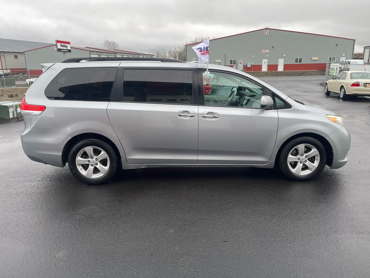Toyota Sienna Limited AWD 7-Pass V6 2011