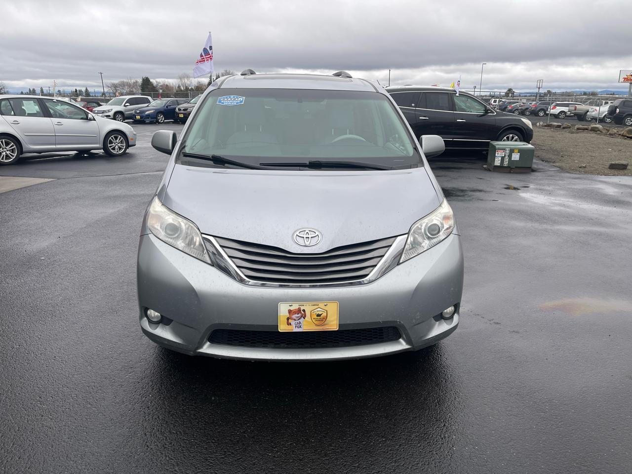 Toyota Sienna Limited AWD 7-Pass V6 2011
