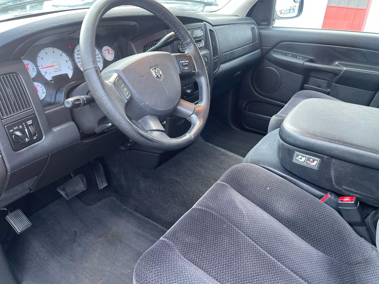 Dodge Ram 1500 SLT Crew Cab 4WD 2005