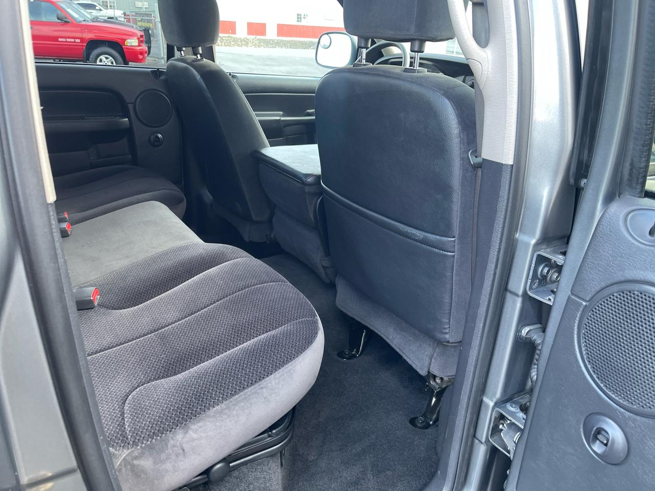 Dodge Ram 1500 SLT Crew Cab 4WD 2005