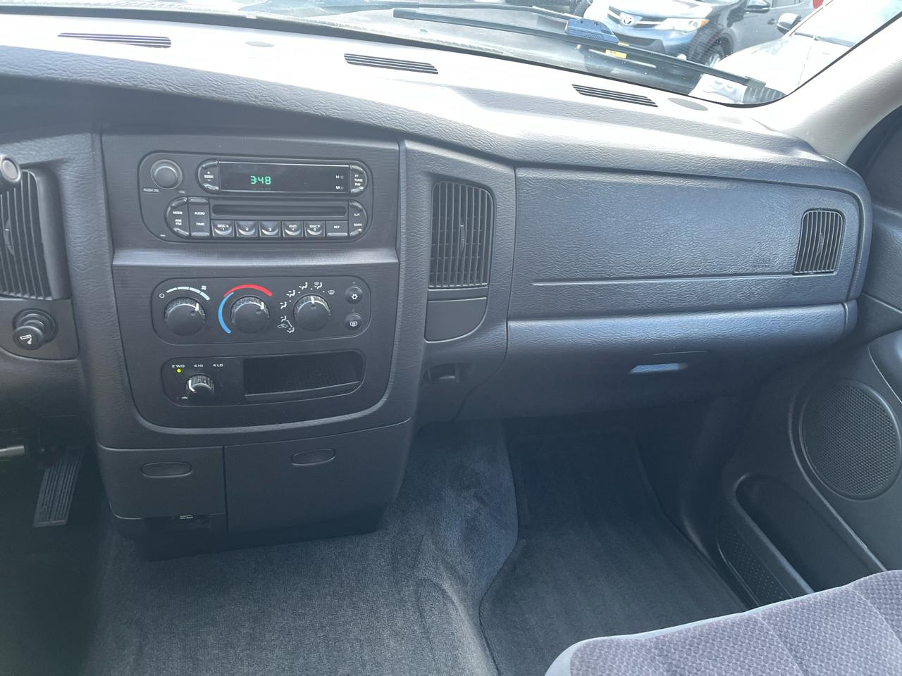 Dodge Ram 1500 SLT Crew Cab 4WD 2005