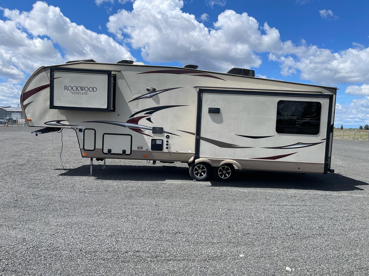 Forest River Rockwood Signature Lite  2017