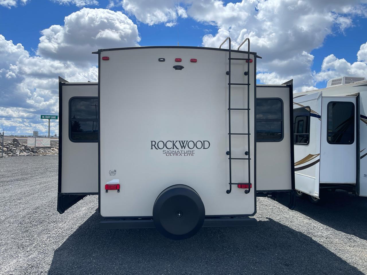 Forest River Rockwood Signature Lite  2017