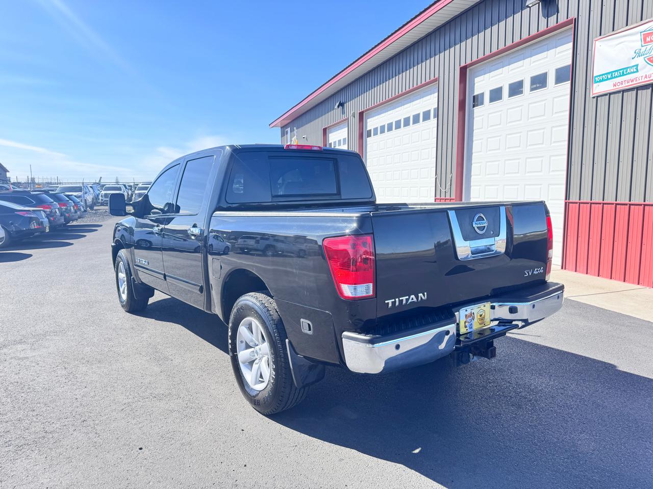 Nissan Titan SV Crew Cab 4WD 2012