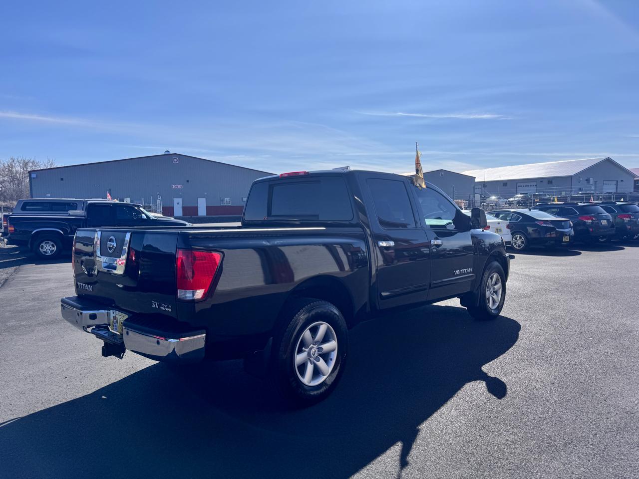 Nissan Titan SV Crew Cab 4WD 2012
