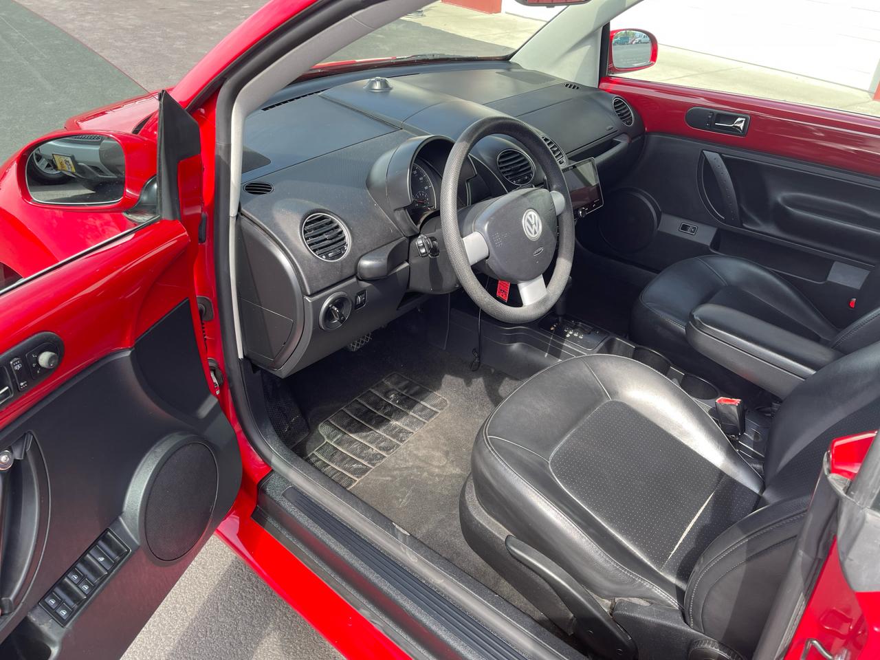 Volkswagen New Beetle S Convertible 2008