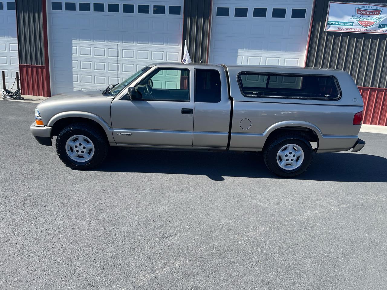 Chevrolet S10 Pickup LS Ext. Cab 4WD 2003