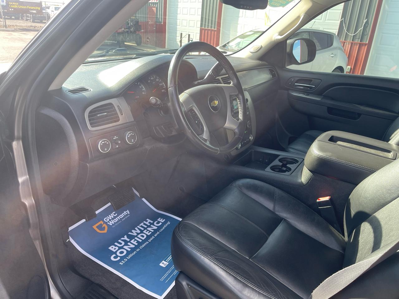 Chevrolet Suburban 1500 Z71 4D SUV 4WD 2013