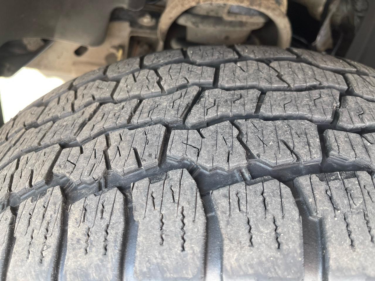 Chevrolet Suburban 1500 Z71 4D SUV 4WD 2013