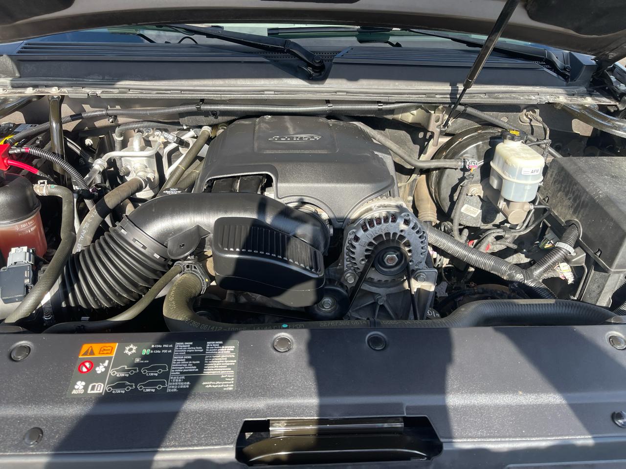 Chevrolet Suburban 1500 Z71 4D SUV 4WD 2013