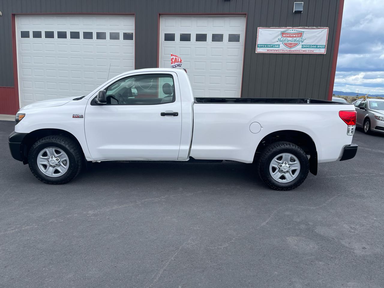 Toyota Tundra Tundra-Grade 5.7L V8 4WD Long Bed 2013