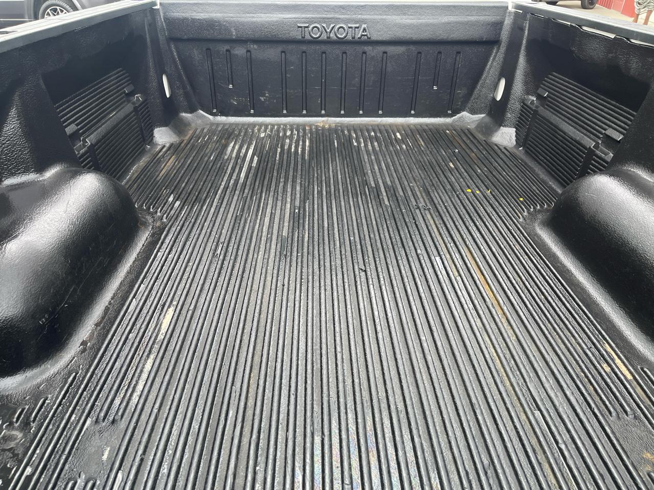 Toyota Tundra Tundra-Grade 5.7L V8 4WD Long Bed 2013