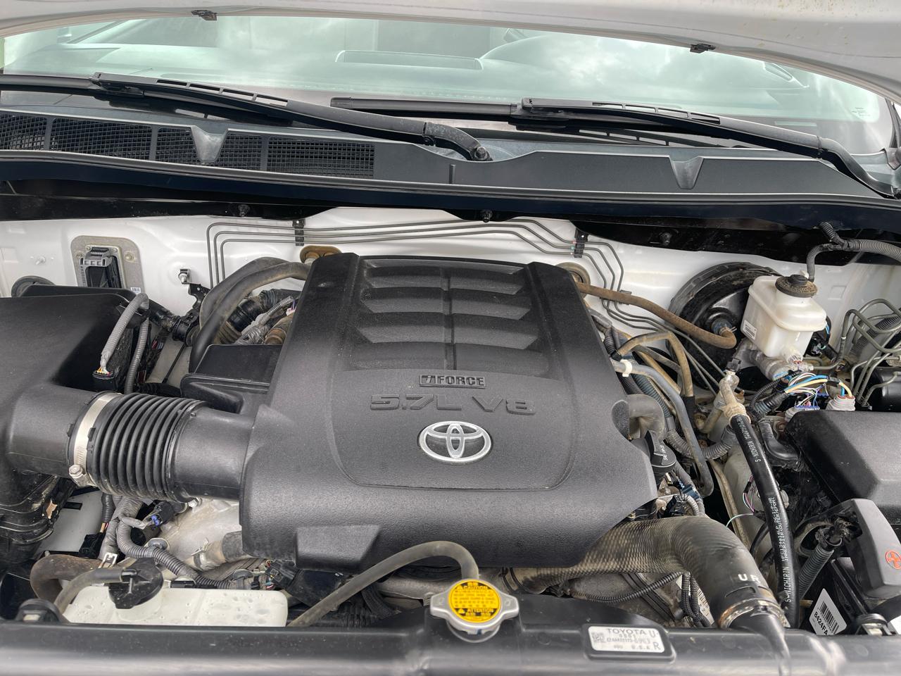 Toyota Tundra Tundra-Grade 5.7L V8 4WD Long Bed 2013