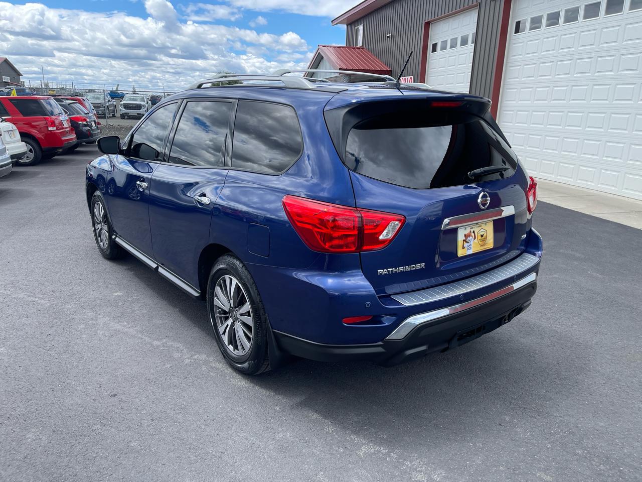 Nissan Pathfinder SV 2017