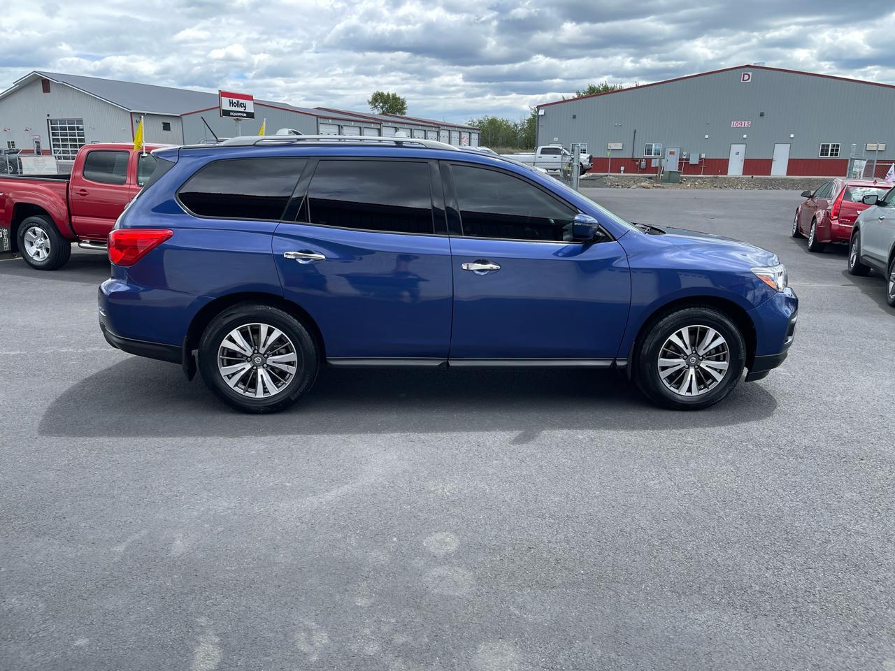 Nissan Pathfinder SV 2017