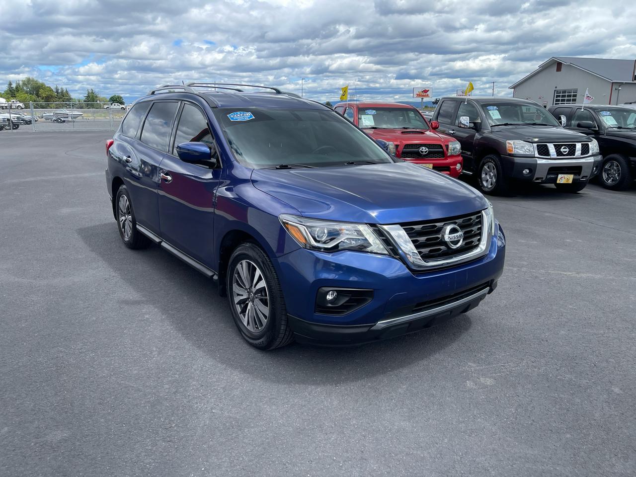 Nissan Pathfinder SV 2017