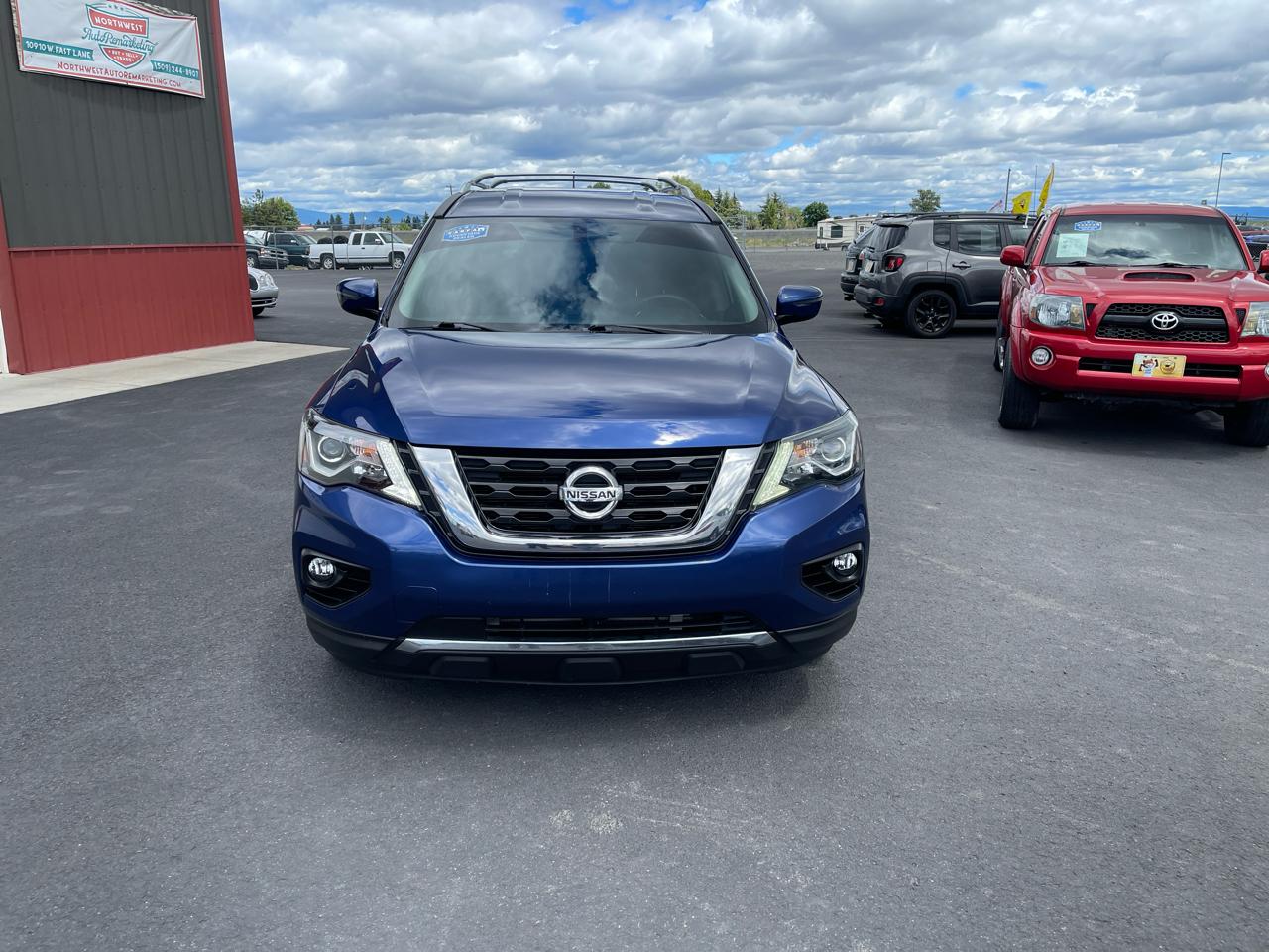 Nissan Pathfinder SV 2017