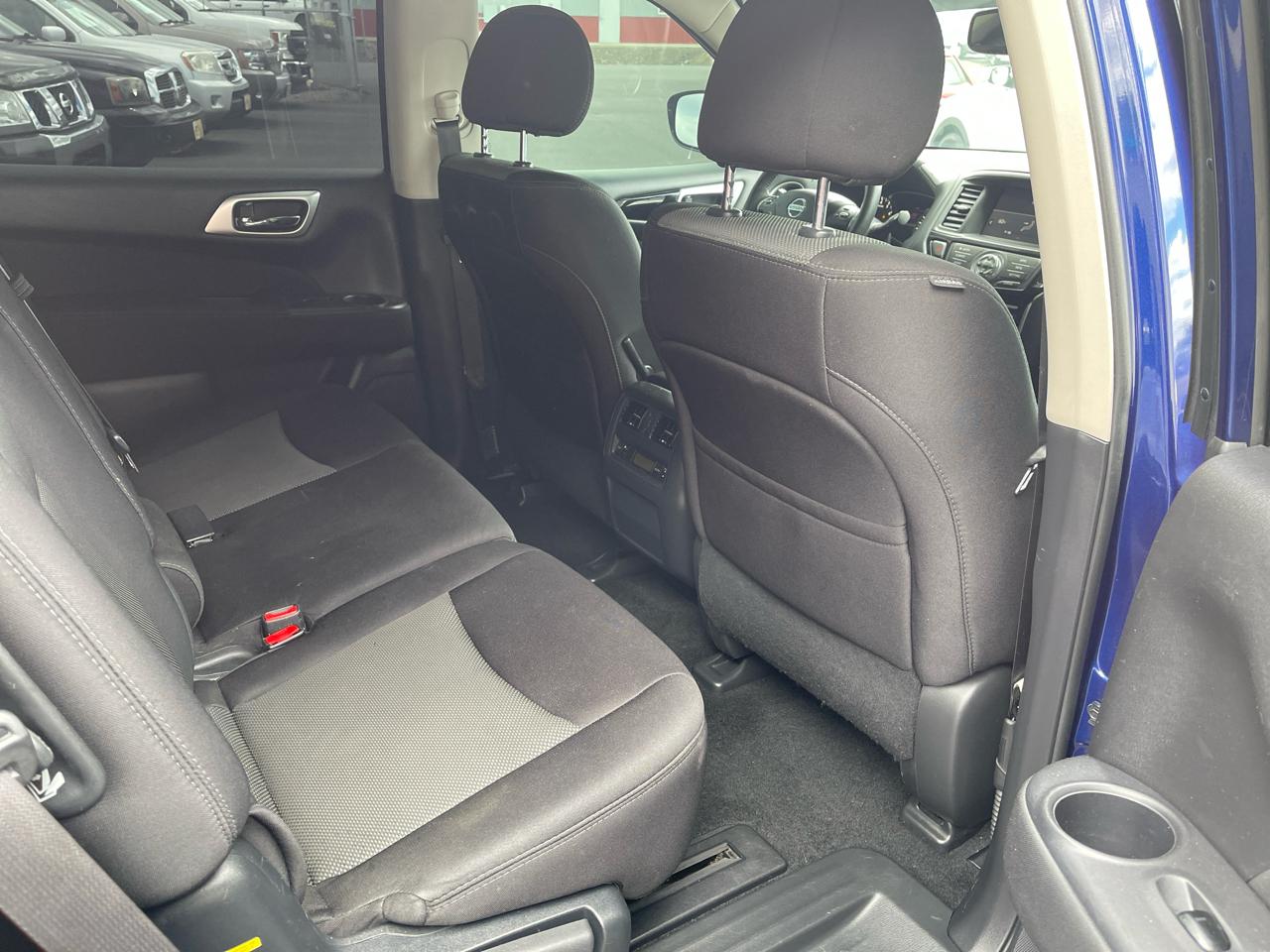 Nissan Pathfinder SV 2017