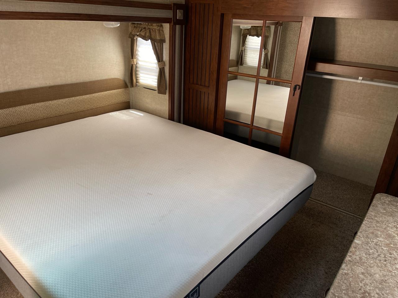 Keystone RV Laredo  2014