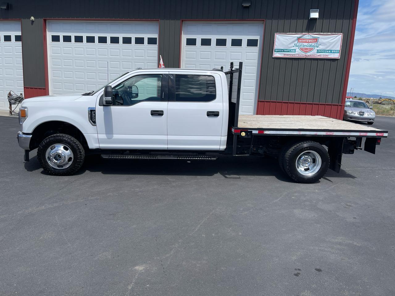 Ford F-350 Crew Cab 4dr 168" WB DRW 2021