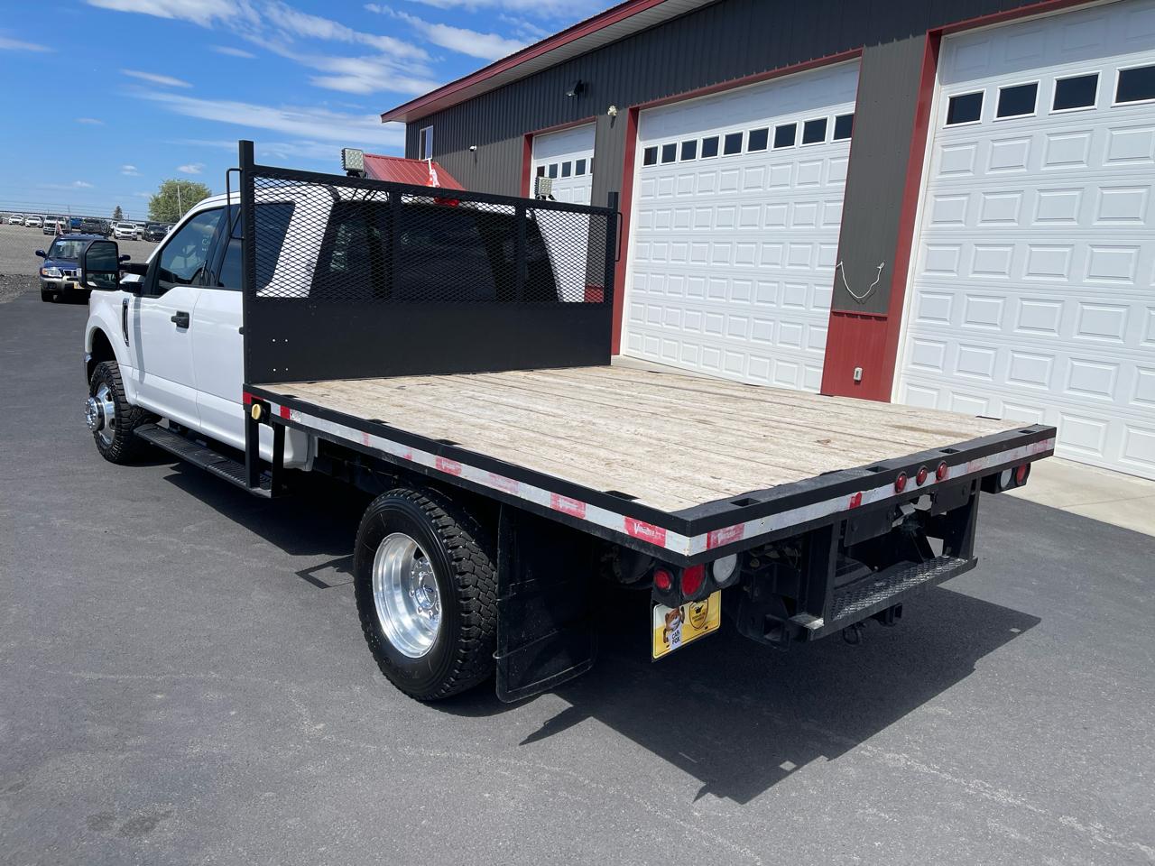 Ford F-350 Crew Cab 4dr 168" WB DRW 2021