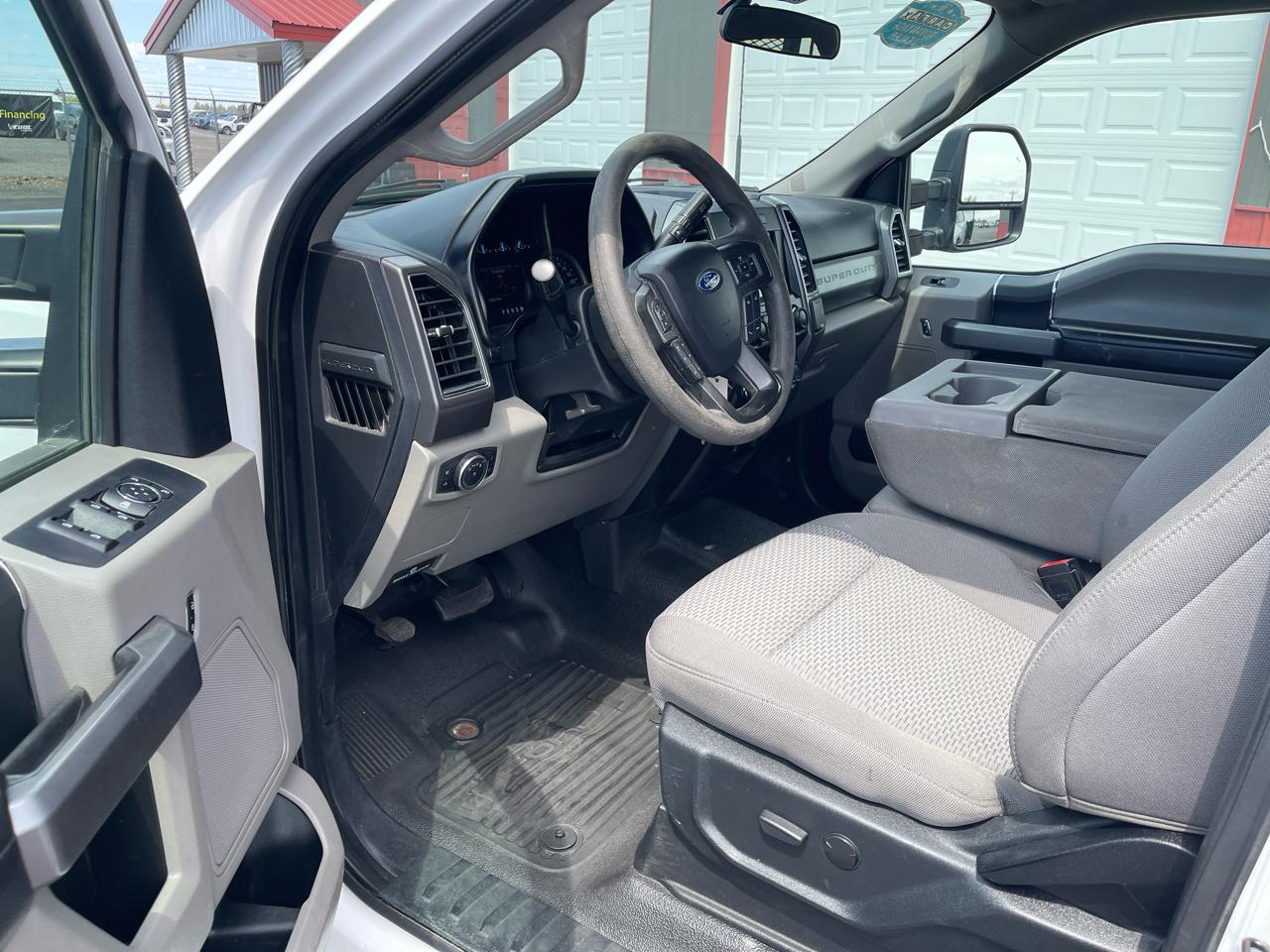 Ford F-350 Crew Cab 4dr 168" WB DRW 2021