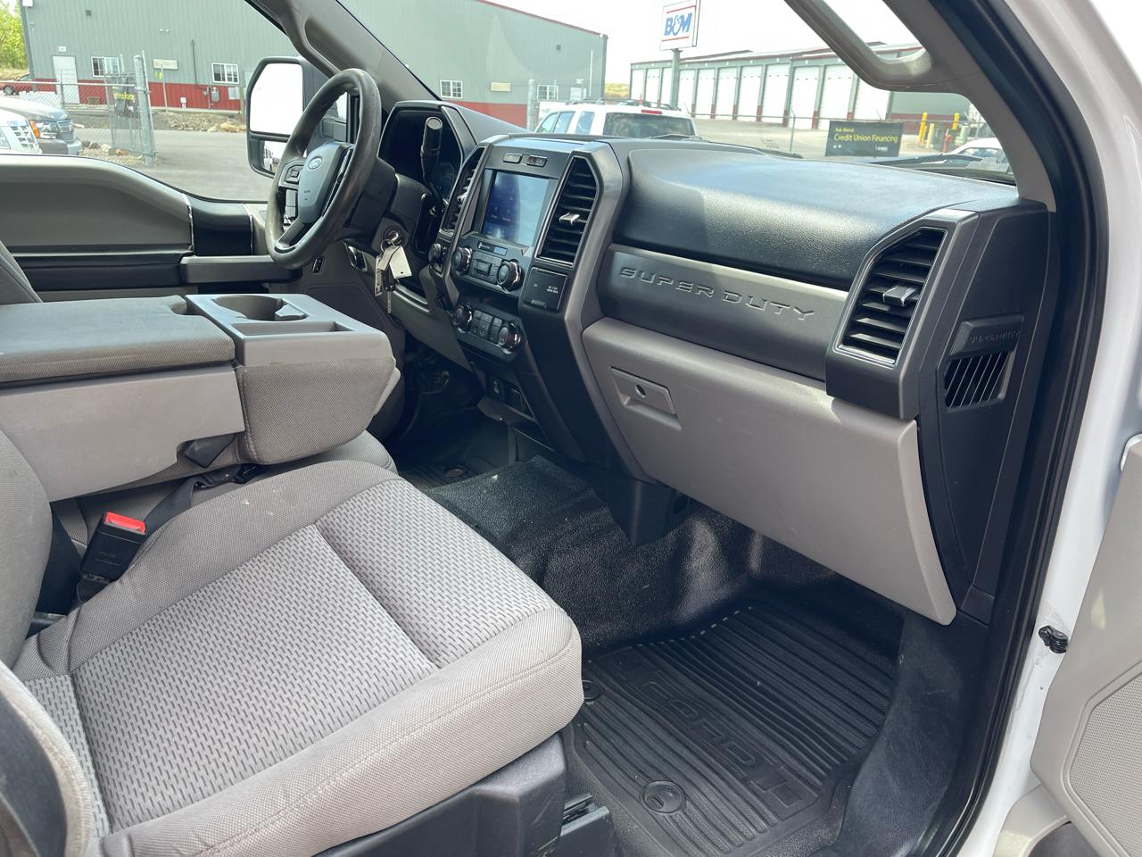 Ford F-350 Crew Cab 4dr 168" WB DRW 2021